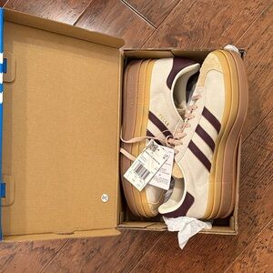 Adidas Cream and Brown Casual Sneakers